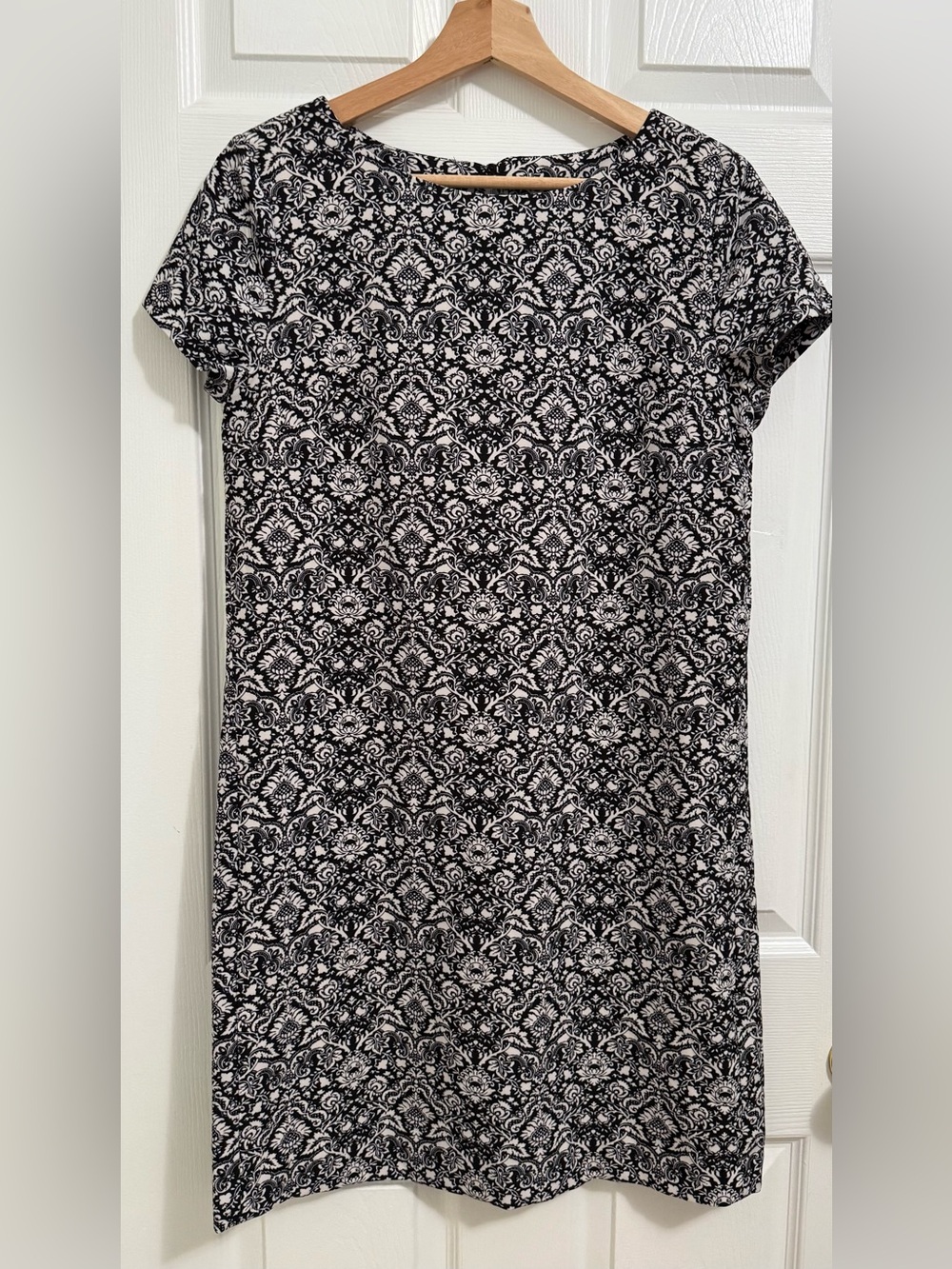 Philosophy Black and White Patterned Short Sleeve Shift Dress